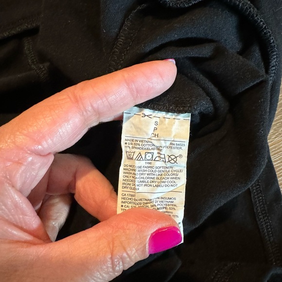 •Old Navy Maternity Shorts• - Picture 5 of 5